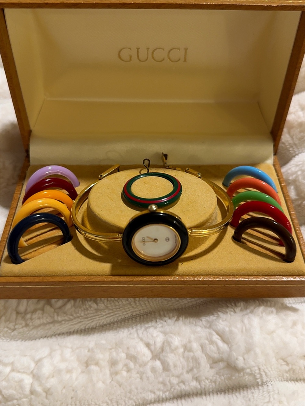 Gucci Interchangeable Bezel Watch with Original Box, Paperwork & 12 Color Bezels